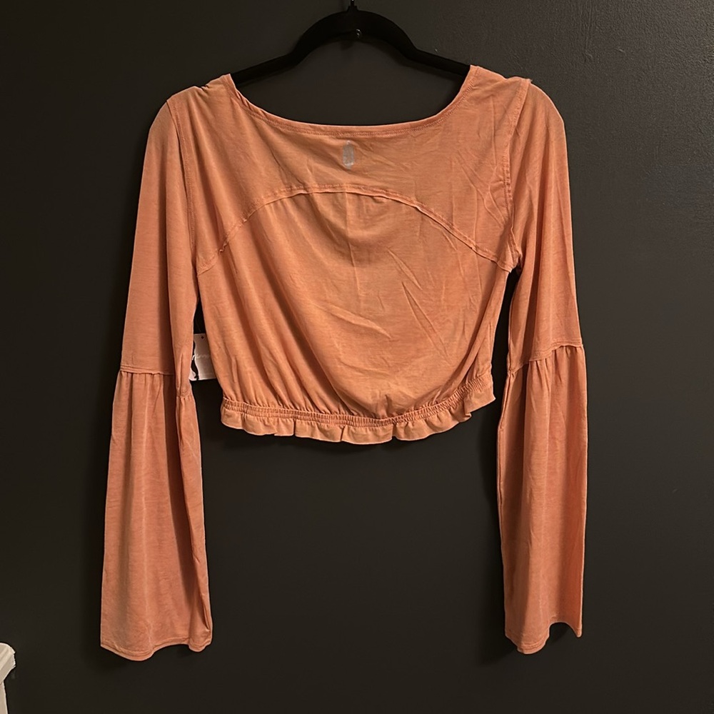FREE PEOPLE MOVEMENT | Movin‎ On Up  Bell Sleeve Cropped Top | Small | NWT - Picture 6 of 7